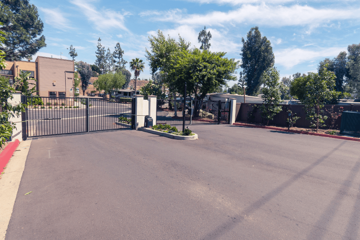 Gated RV Park - Circle RV Resort